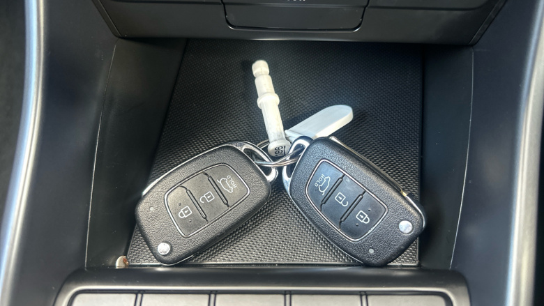Hyundai i20 1.0T GDi 48V MHD SE Connect 5dr Petrol Hatchback